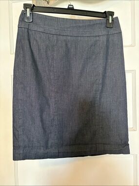 LOFT Classic Dark Gray Pencil Skirt - Women's Professional Skirt Size 4